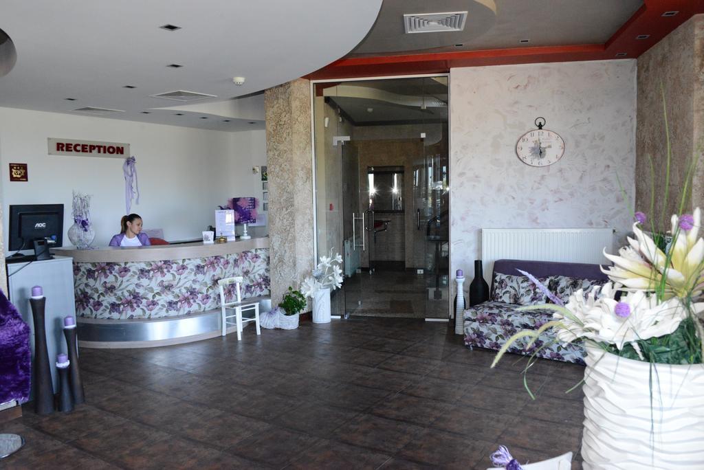 Hotel Seasons Tsigov Chark Bagian luar foto